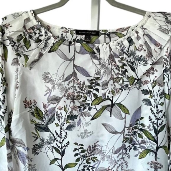 Banana Republic Asymmetrical Pleated Collar Long Sleeve Blouse Floral Petite M - Picture 7 of 16